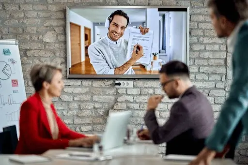 Choosing Between Cloud and On-Premise Meeting Room Booking
